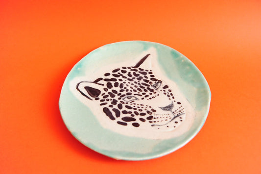 Blue leopard plate